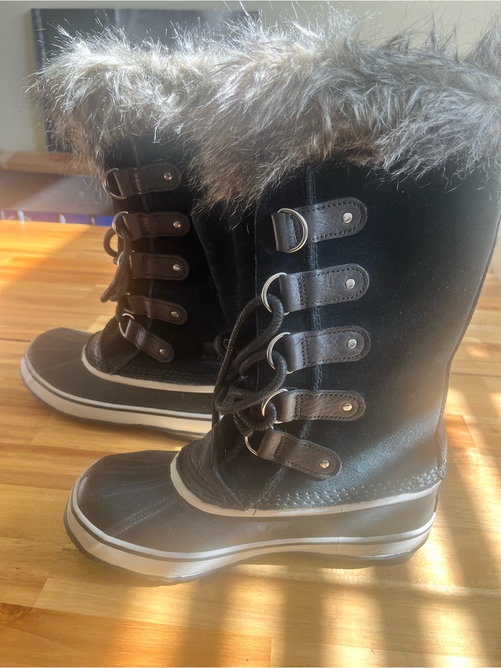 Sorel Black Winter Lace-Up Fur-Trim Snow Boots size 7.5